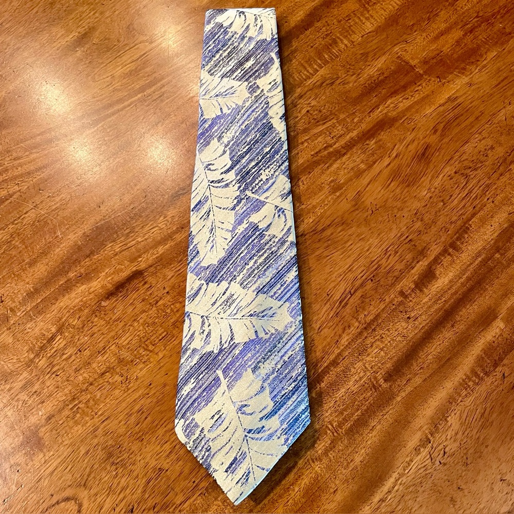 Ermenegildo Zegna Vintage Purples Muted Gold Feathers Silk Tie Professional
